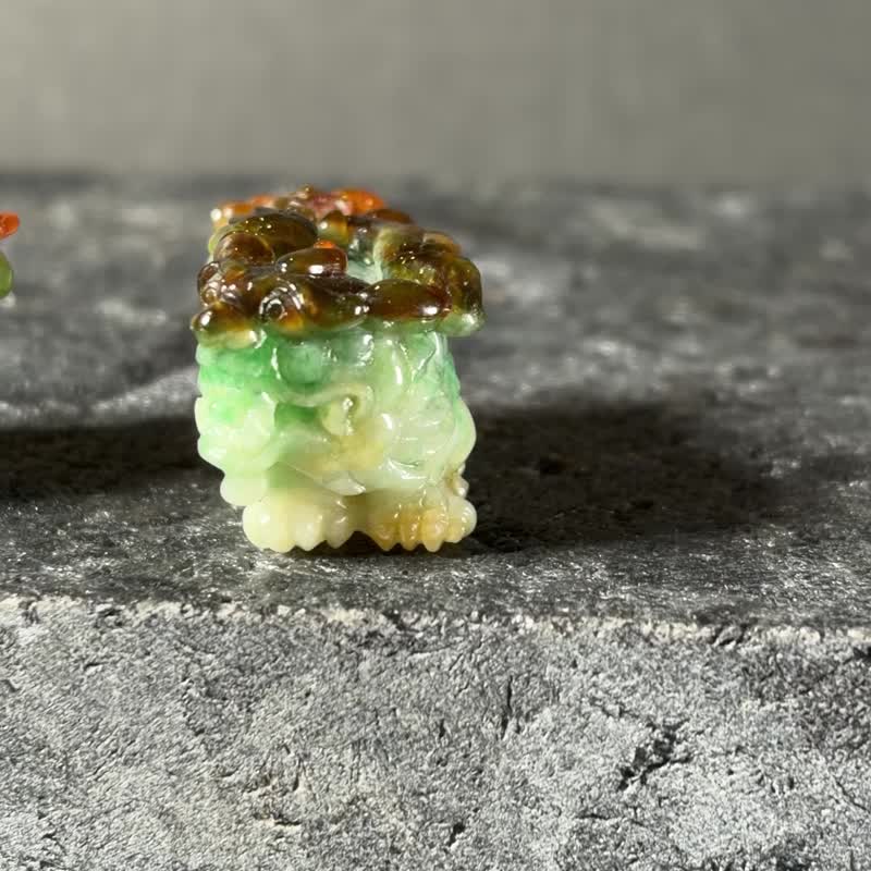 避邪 | 红皮三彩貔貅一对 - 摆饰 - 玉石 多色