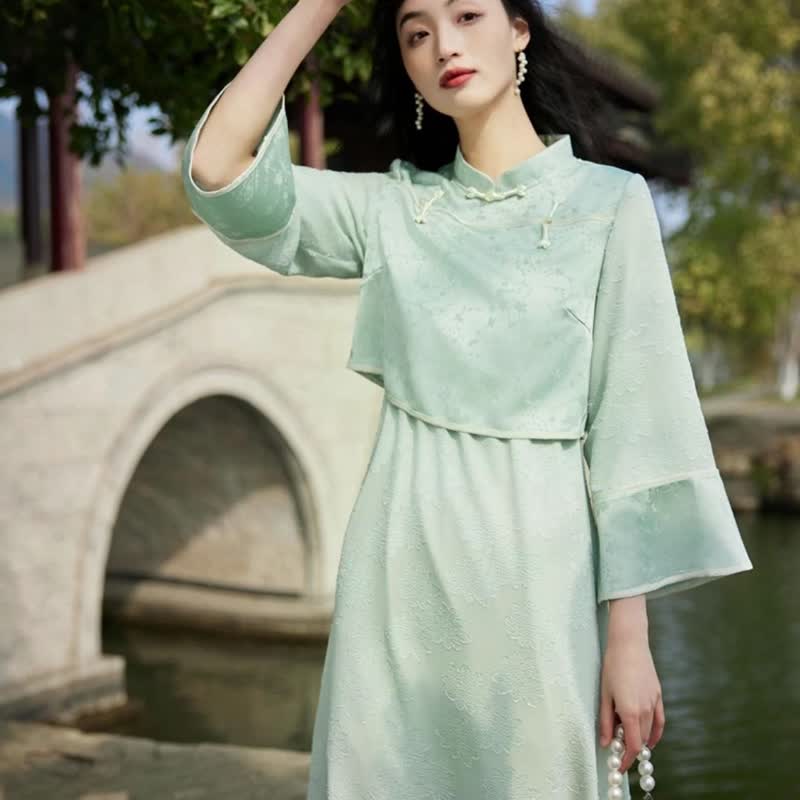 秋季绿色新中式国风改良旗袍 假两件长袖连衣裙洋装 设计感缎面 - 洋装/连衣裙 - 其他材质 绿色