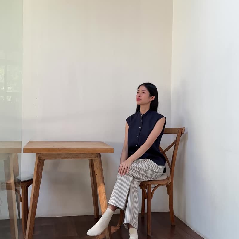 圆领亚麻衬衫 午夜蓝 插肩袖：เมษา 衬衫 - 女装上衣 - 棉 蓝色