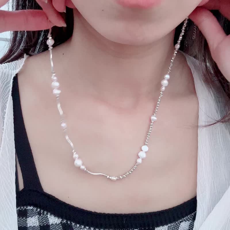 纯银波浪珍珠项链 不对称半半锁骨链 长度可调 - 锁骨链 - 珍珠 白色