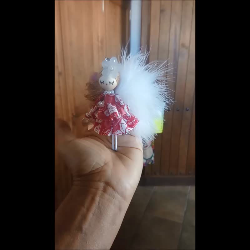 brooch doll and necklace - 项链 - 木头 红色