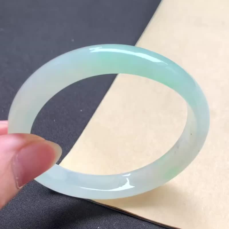 冰种玉镯 天然翡翠玉镯 A玉 手镯 • 冰种薄荷绿翡翠贵妃镯 - 手链/手环 - 玉石 绿色