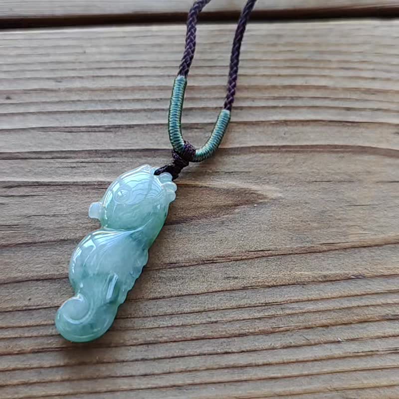 【亲翠】天然翡翠 冰飘花双面胖胖小海马调整式绳链 - 项链 - 玉石 多色