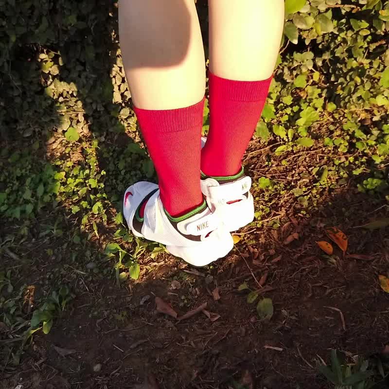 Tabi socks匹马棉两趾袜素色系列-大囍红 - 袜子 - 棉．麻 红色
