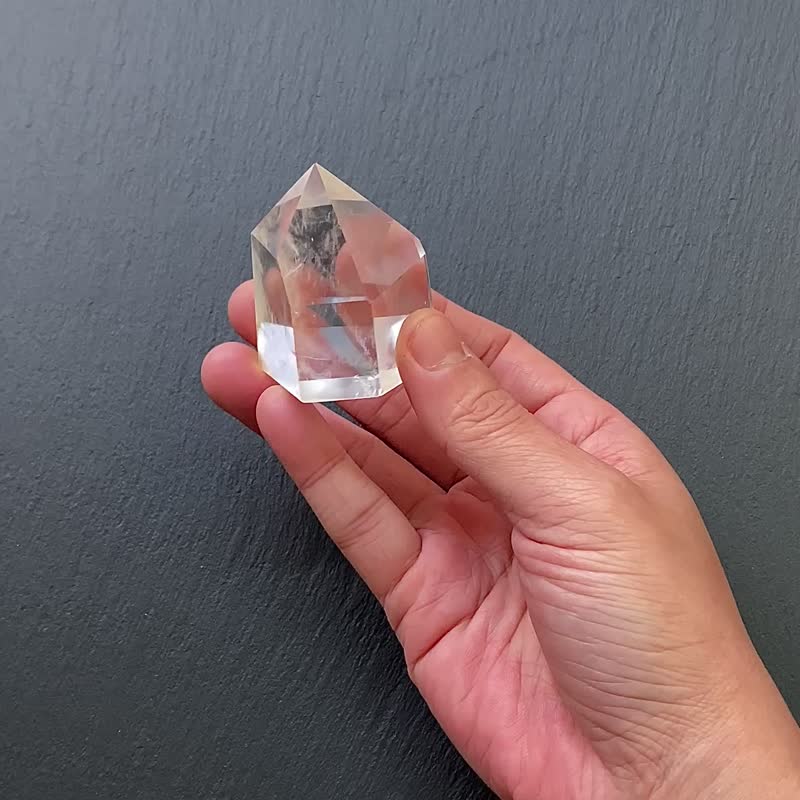 能量摆件-天使之翼 天然冰透可爱胖胖蓝针白水晶能量柱 冥想 疗愈 - 摆饰 - 水晶 白色