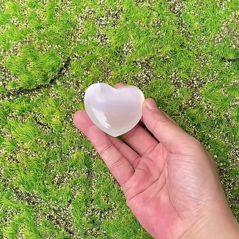 能量摆件-高频率透石膏爱心 净化 冥想 疗愈 平衡脉轮 快速出货 - 摆饰 - 水晶 白色