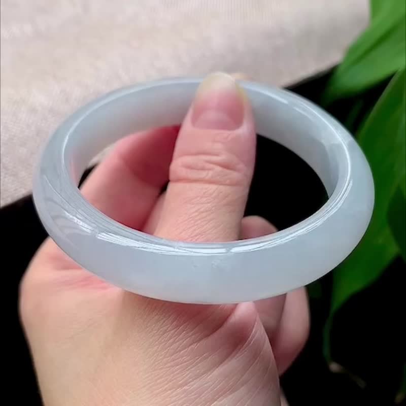 冰种 天然翡翠 缅甸 A玉 玉镯 • 冰种奶蓝翡翠贵妃镯 - 手链/手环 - 玉石 蓝色