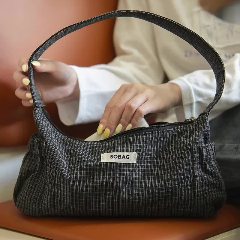 sobag2025秋冬新款轻便尼龙布单肩腋下包女休闲高级感通勤法棍包 - 侧背包/斜挎包 - 尼龙 黑色