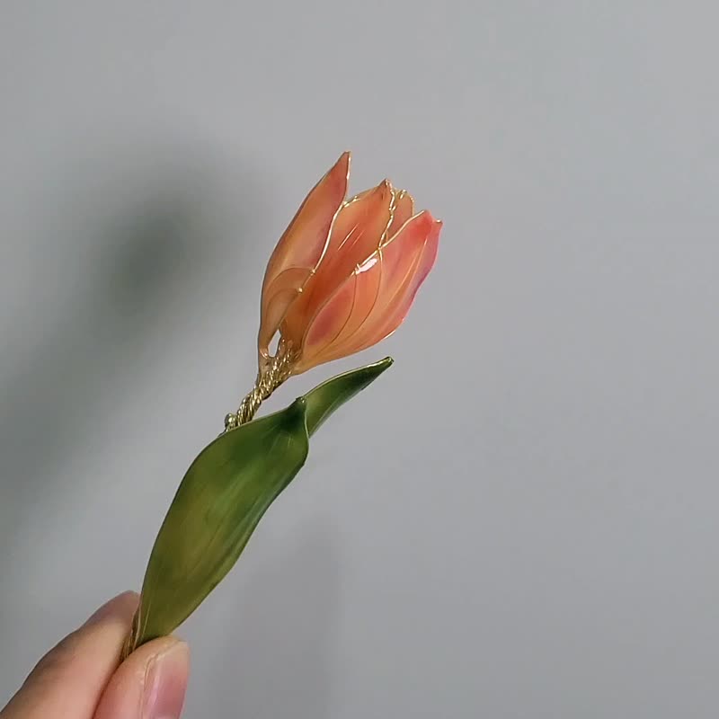郁金香。胸针。沾浸艺术花。饰物。生日礼物 - 胸针 - 树脂 