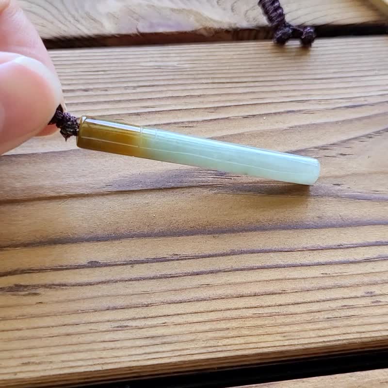 【亲翠】天然翡翠 冰红翡晴底特殊题材哥抽的是回忆　香烟项链 - 项链 - 玉石 多色