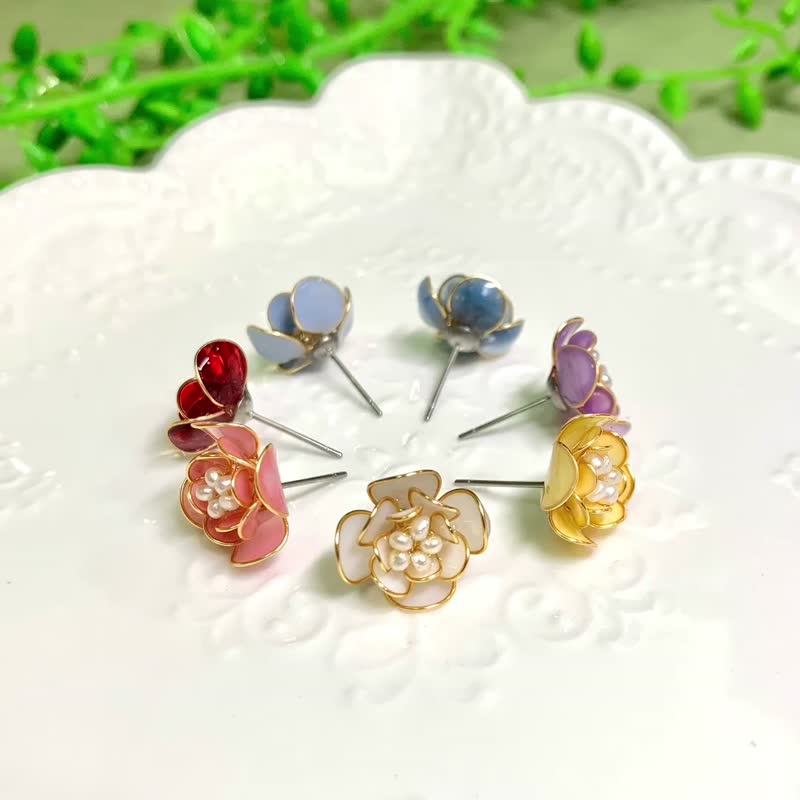 耳环。小山茶 水晶花耳环 - 耳环/耳夹 - 树脂 