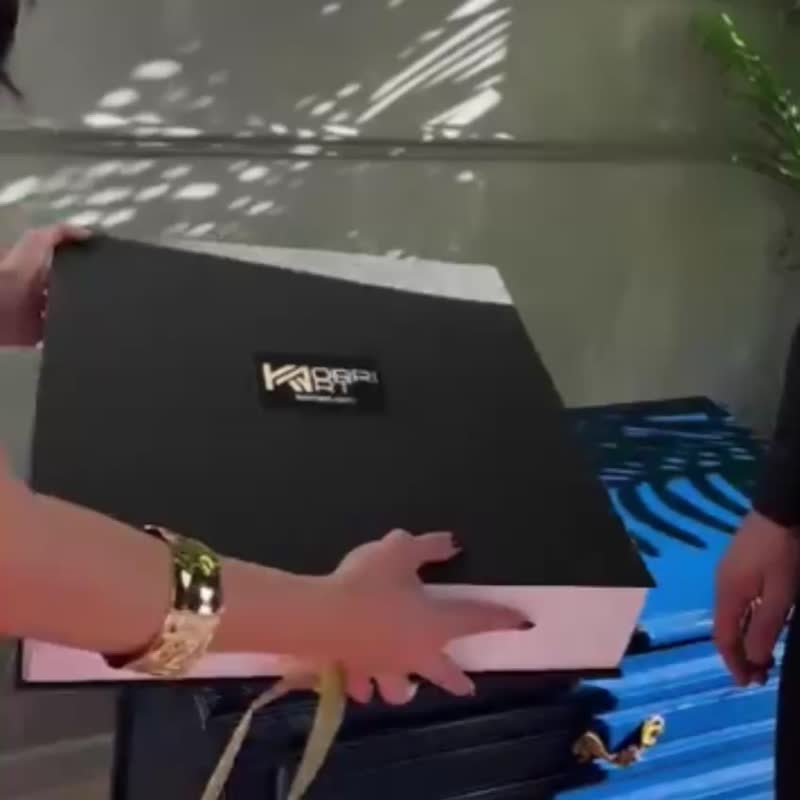 黑色与金色棋子 |环氧树脂国际象棋套装，适合优雅的家居装饰和 Gif - 桌游/玩具 - 其他材质 多色