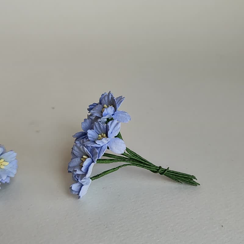 Paper flower, 50 pcs. small cherry blossom supplies, 2 cm. bluebell color. - 木工/竹艺/纸艺 - 纸 蓝色