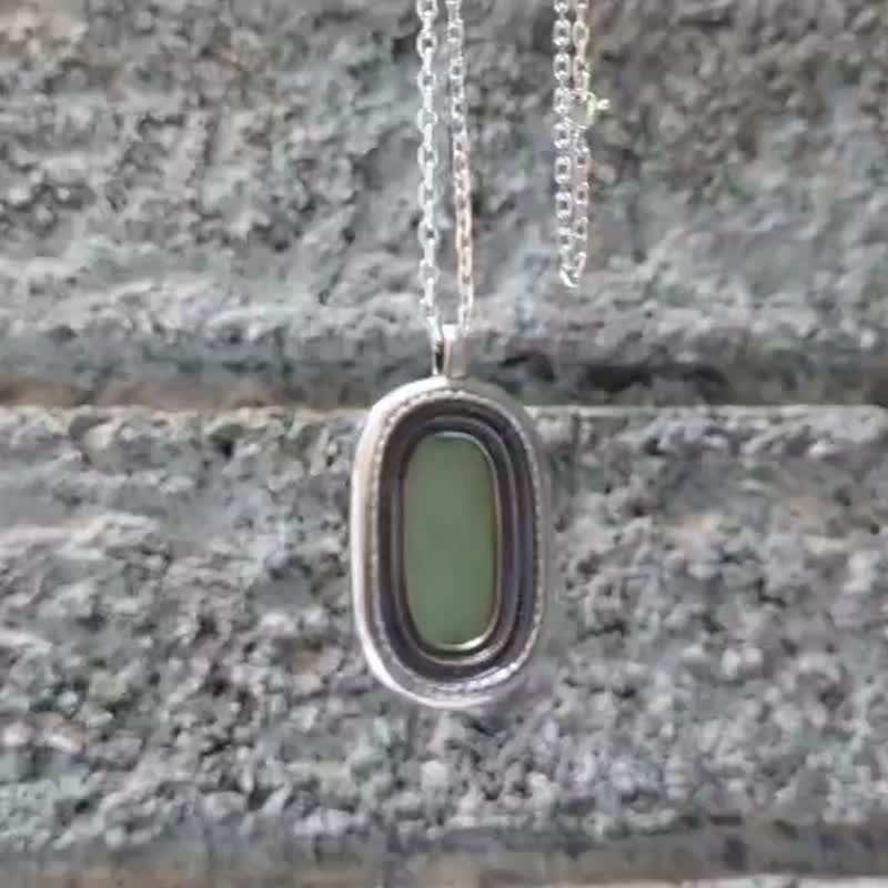 【画框系列】台湾腊光玉椭圆银坠项链 | 极简复古设计 × 文青风 - 项链 - 玉石 绿色