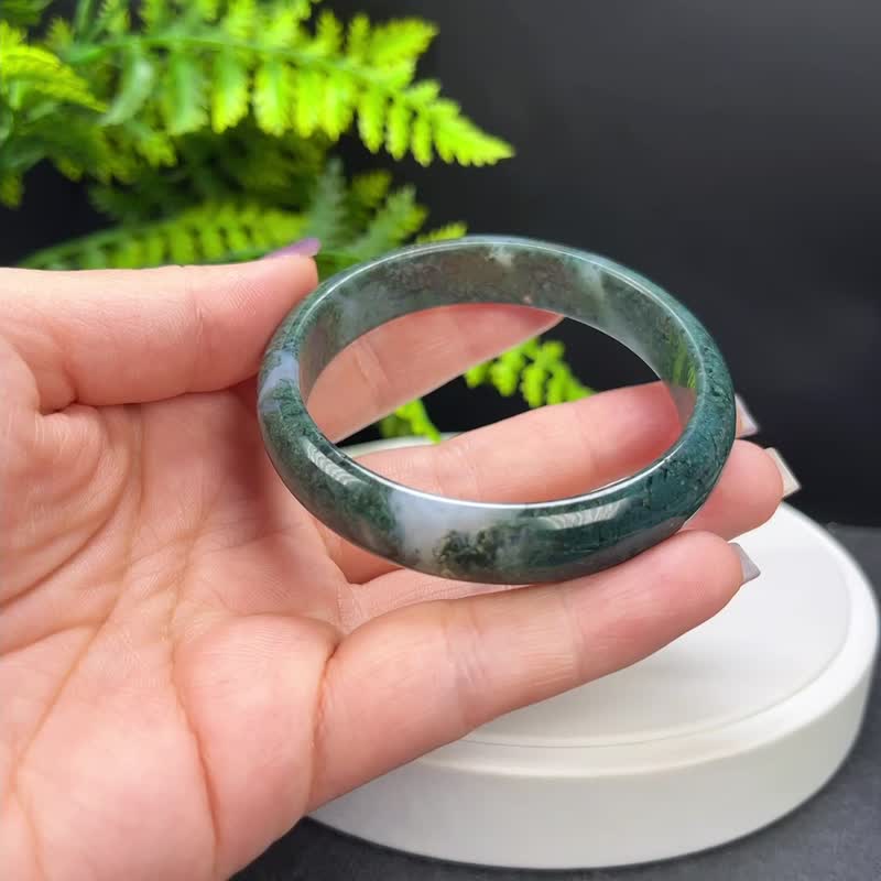 水草玛瑙手镯 56MM 冰润满草飘花苔藓玉髓手环 纹理多变 充满灵气 - 手链/手环 - 半宝石 绿色