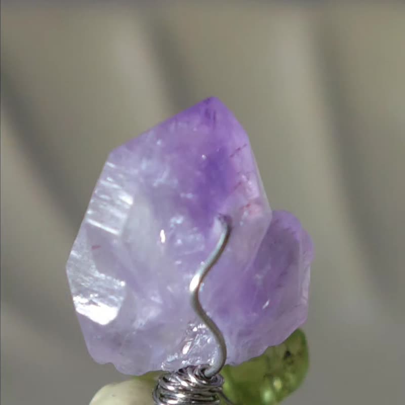 紫水晶原矿葡萄项链坠 紫芽花 橄榄石 手作饰品 不锈钢项链 - 项链 - 不锈钢 紫色