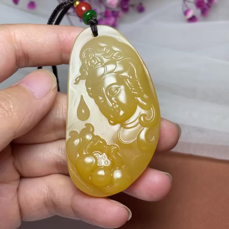 【观音大士】 天然三彩玉 项链吊坠 莲花观音菩萨挂件 饰品 - 项链 - 玉石 黄色