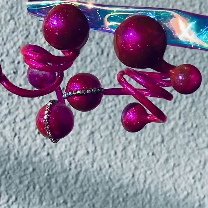 LUXELIA 超级洋红色螺旋球耳夹 - 耳环/耳夹 - 压克力 粉红色