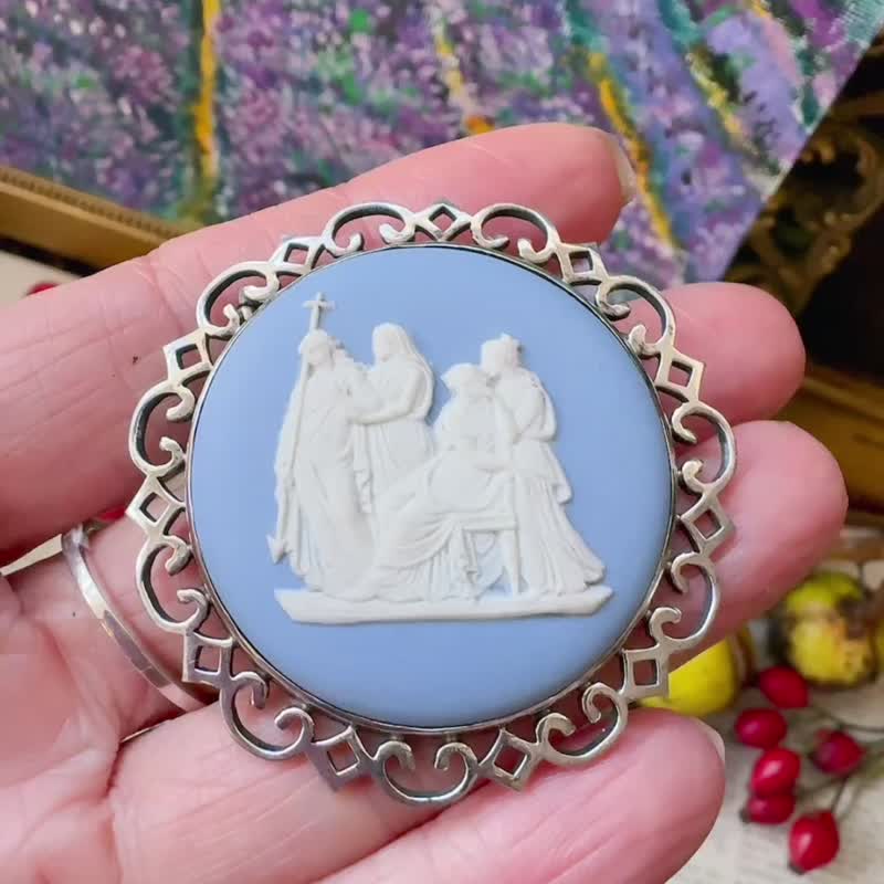 1951年代英国wedgwood 手工浮雕纯银古董别针古董饰品马年情人节 - 徽章/别针 - 瓷 蓝色