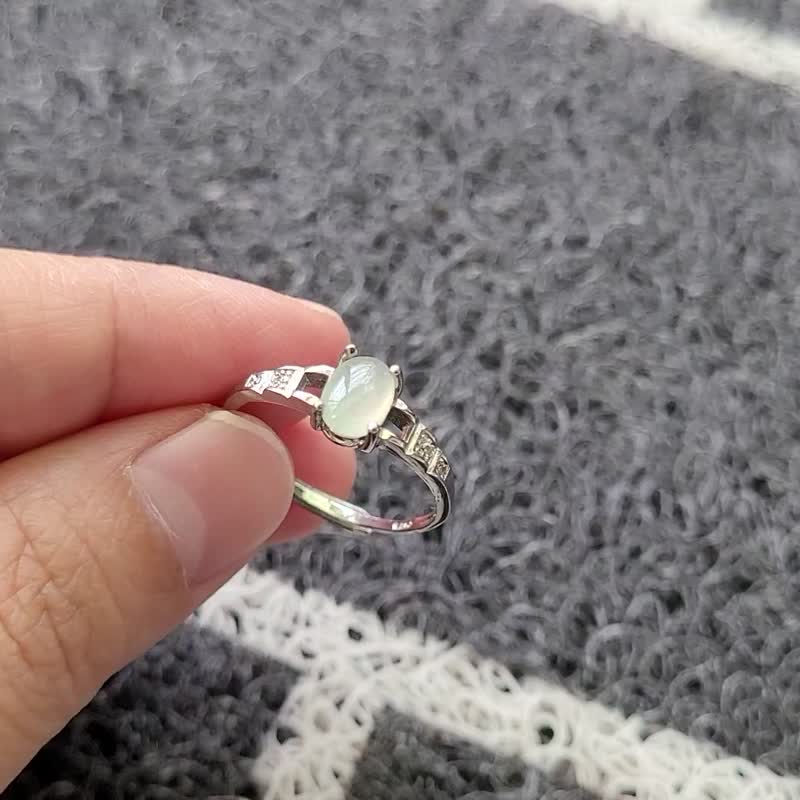 亲翠 天然翡翠 白冰纯净蛋面设计纯银戒指 - 戒指 - 玉石 多色
