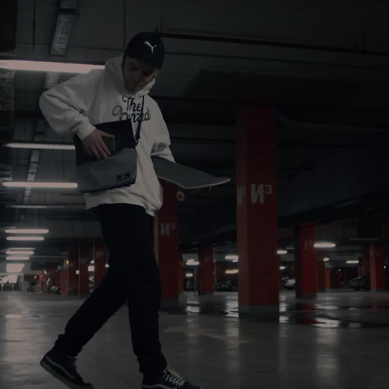 【礼物】Marmansk–LOVOZERO超薄轻便折叠随身侧背包 橘绿 - 侧背包/斜挎包 - 聚酯纤维 橘色