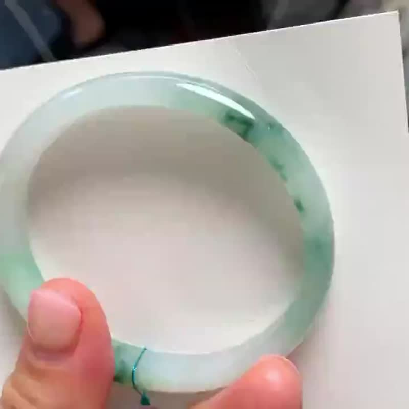 冰种翡翠天然翡翠玉镯 A玉手镯玉鈪 • 糯冰种飘花翡翠贵妃镯 - 手链/手环 - 玉石 绿色