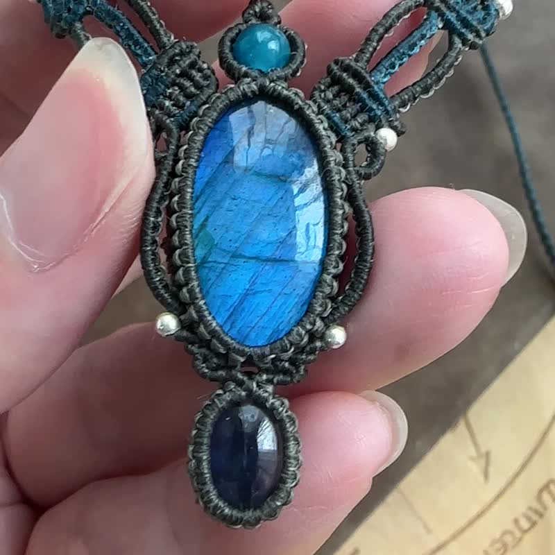 N939 蜡线编织 拉长石 蓝晶石 磷灰石珠 银珠 项链  (可调长度) - 项链 - 宝石 蓝色