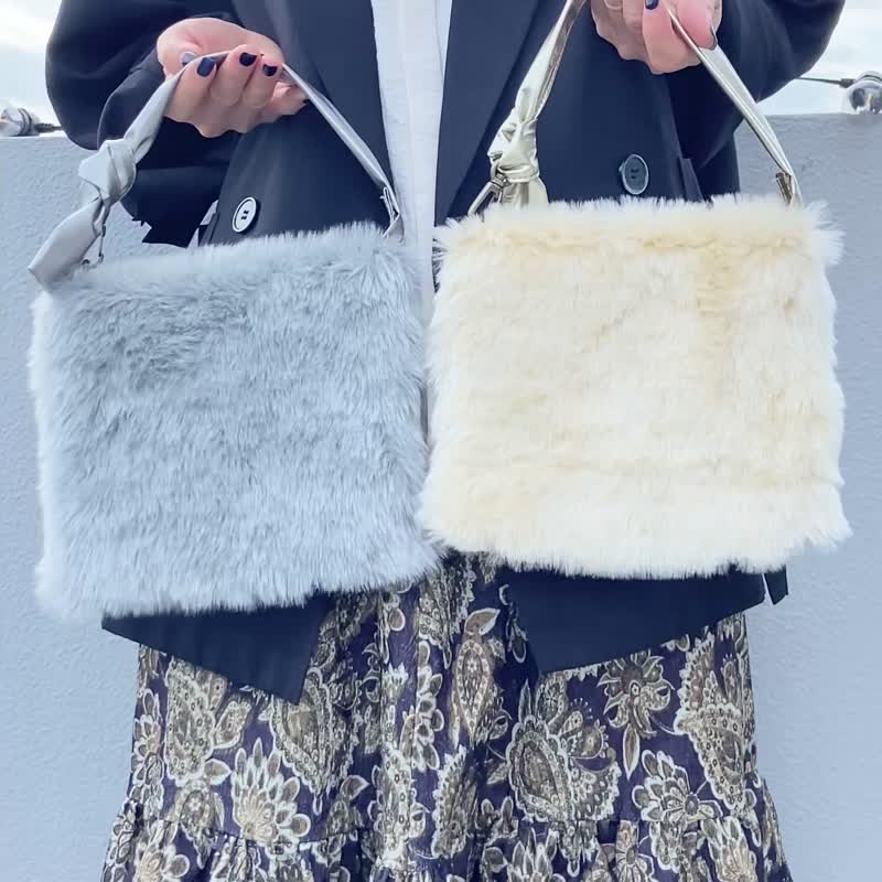 冬季可爱的蓬松人造毛迷你包，可收纳您的必需品 - 其他 - 其他人造纤维 灰色