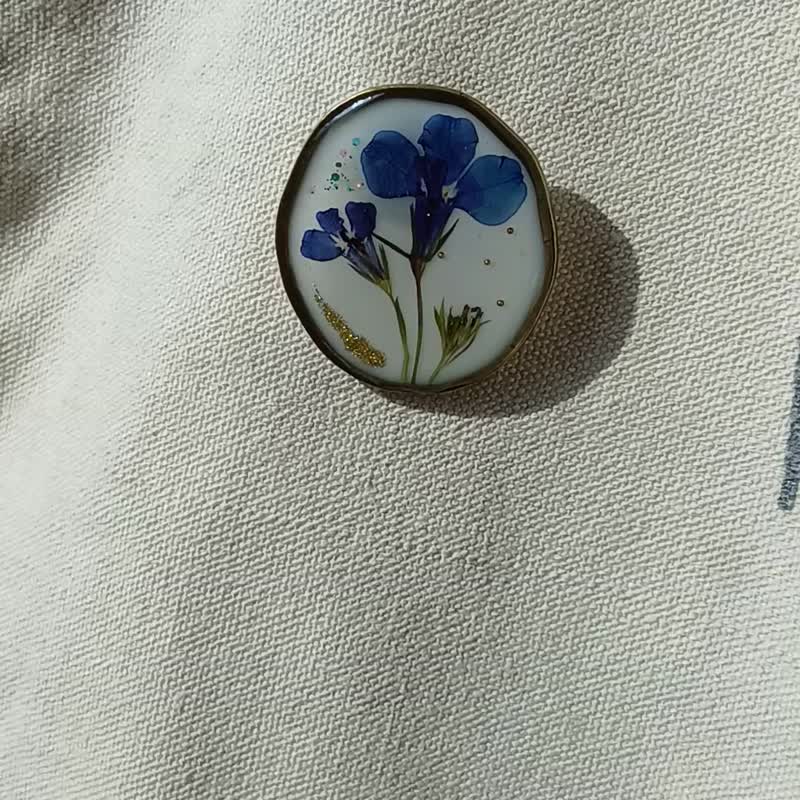 Lobelia brooch - 胸针 - 其他金属 