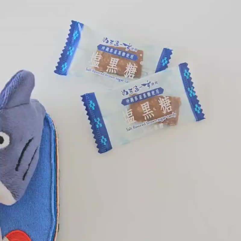 桌上那一只- 嗨小鲨鱼  动物造型杯垫 多款 杯垫 - 杯垫 - 绣线 蓝色