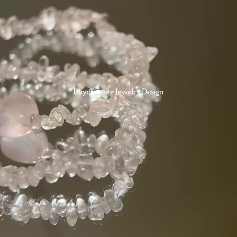 莫桑冰透粉水晶碎花淡水珍珠设计款手链 - 手链/手环 - 水晶 粉红色