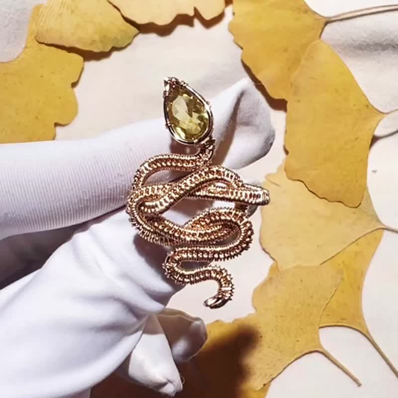 纯手工14K包金绕线金绿宝石金蛇闭口戒指 - 戒指 - 宝石 多色