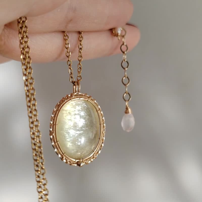 14kGF金云母吊坠 天然石项链毛衣链 手工制包金水晶绕线项链 礼物 - 项链 - 半宝石 