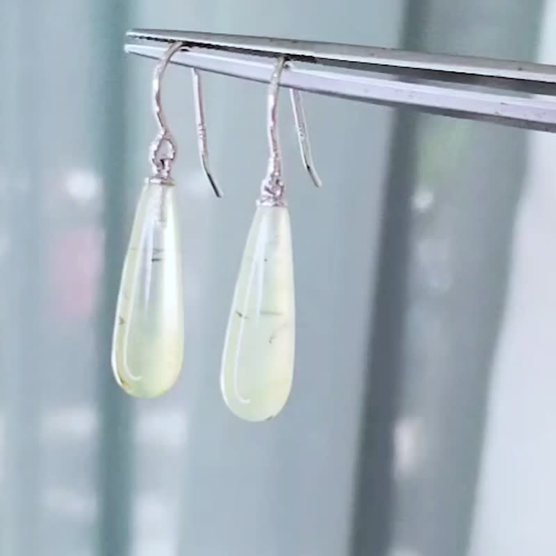 沐春暖阳 | 葡萄石 / 耳勾式 / 单件款 | 天然水滴宝石耳环 - 耳环/耳夹 - 宝石 绿色