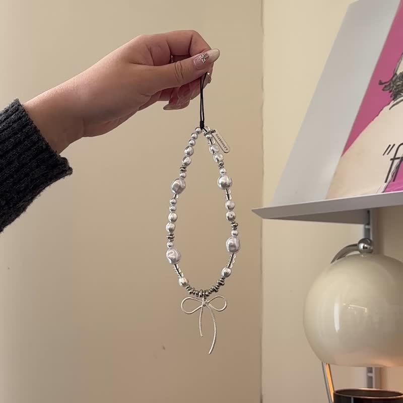 【全手工制作】银色蝴蝶结手机串珠链 - 手机配件 - 塑料 银色