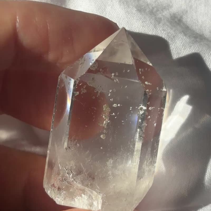 翠绿幽灵 锦鲤胶花 水晶柱 随型 手把玩 天然原石 水晶原矿 - 摆饰 - 水晶 绿色