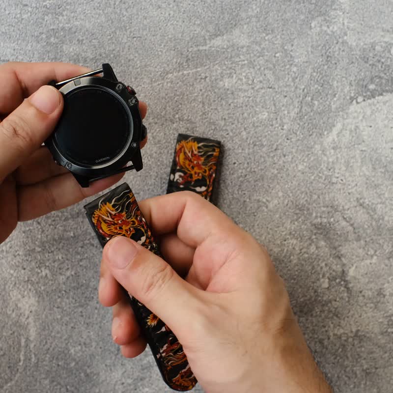 Garmin Quick Fit 表带定制化龙纹艺术设计 - 表带 - 真皮 多色