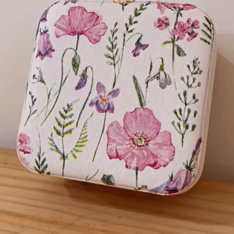 随身首饰盒 小款 饰品 珠宝 戒指 耳环 收纳 蝶古巴特 纸艺拼贴 - 其他 - 聚酯纤维 白色