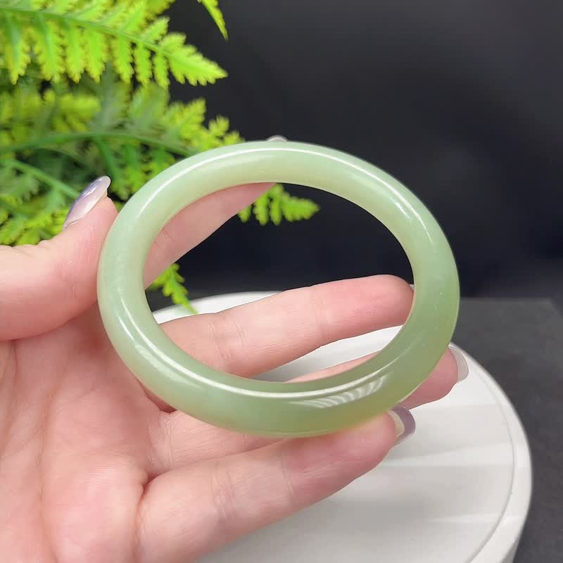精品 青提奶盖 蛇纹玉手镯 61MM 冰润浅青白 岫玉手环 自信美丽 - 手链/手环 - 玉石 
