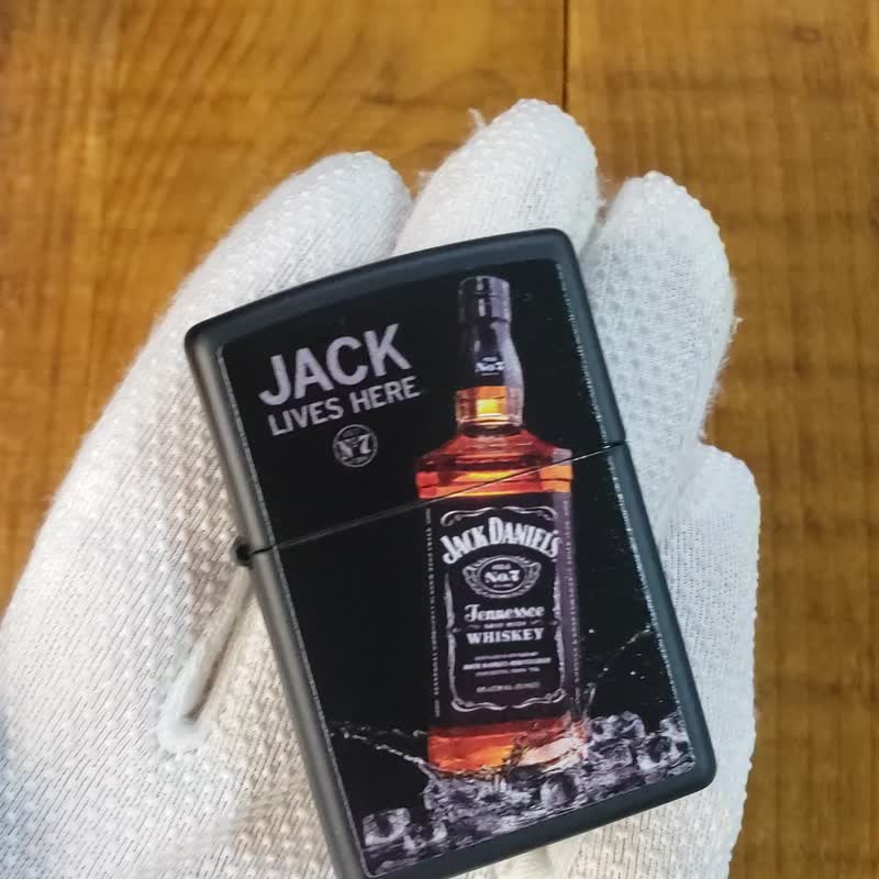 【ZIPPO官方旗舰店】Jack Daniel's 杰克丹尼联名款-经典酒瓶 - 其他 - 铜/黄铜 黑色