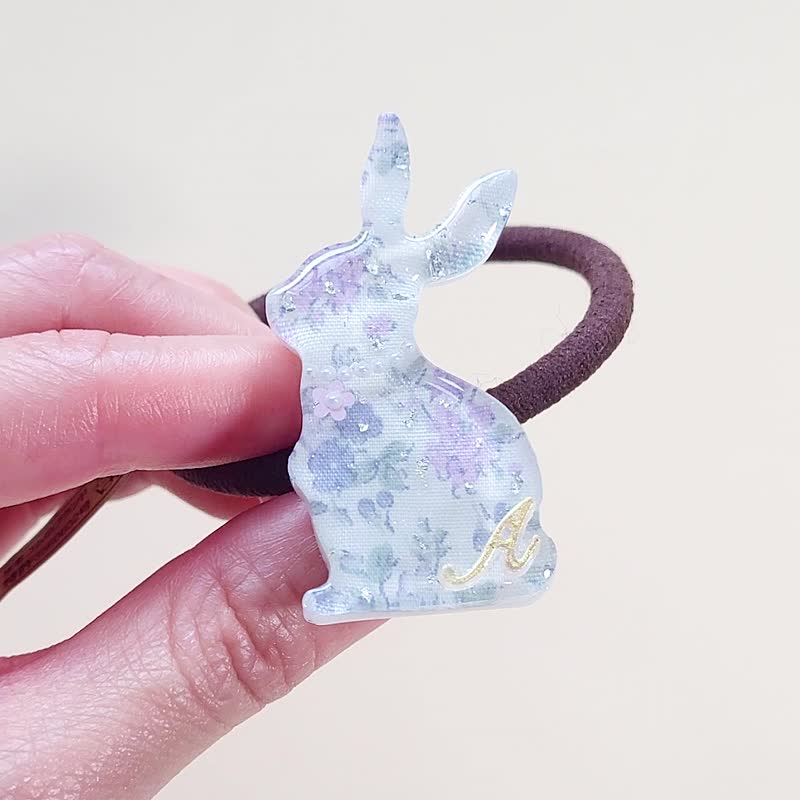 个人化 花布珍珠兔子字母发圈 发饰 - 发带/发箍 - 树脂 多色