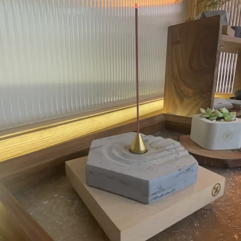 玩柅 250g 线香水泥木座 - 香薰/精油/线香 - 水泥 黑色