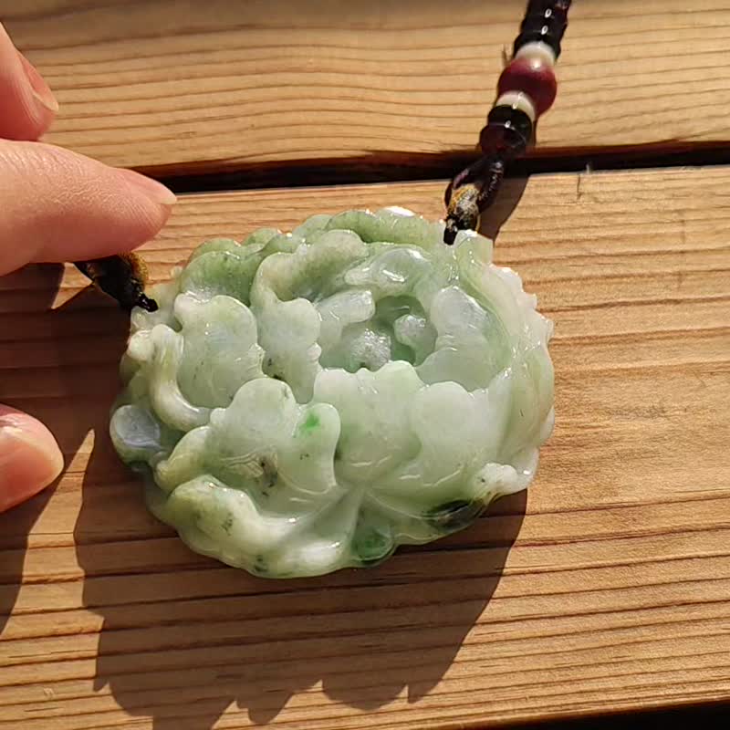 【亲翠】天然翡翠 冰飘绿花大方有气势牡丹花开富贵调整式绳链 - 项链 - 玉石 多色