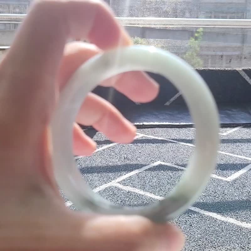 【纯翠】天然翡翠 冰三分飘绿花冰润底清爽绿手镯55圈口 附台证 - 手链/手环 - 玉石 绿色
