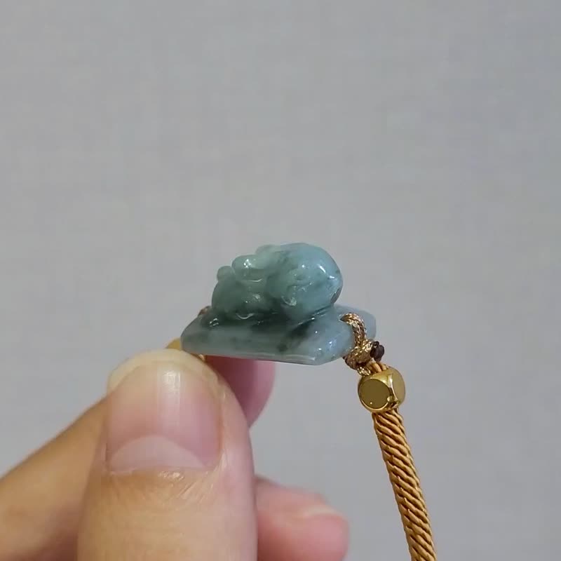 亲翠 天然翡翠 冰绿飘花趴趴兔牌手环 | B | 生肖 兔 - 手链/手环 - 玉石 多色