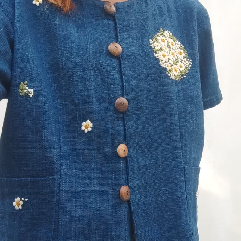Indigo Embroidery - 手工编织棉质夏季衬衫 - 女装上衣 - 棉．麻 蓝色
