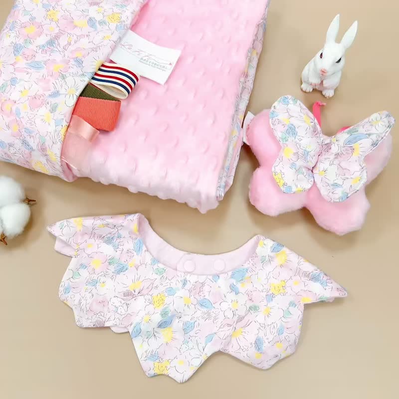 弥月礼盒 樱蝶飞舞豆豆被款 赠送礼品包装与独家设计提袋 - 满月礼盒 - 棉．麻 粉红色