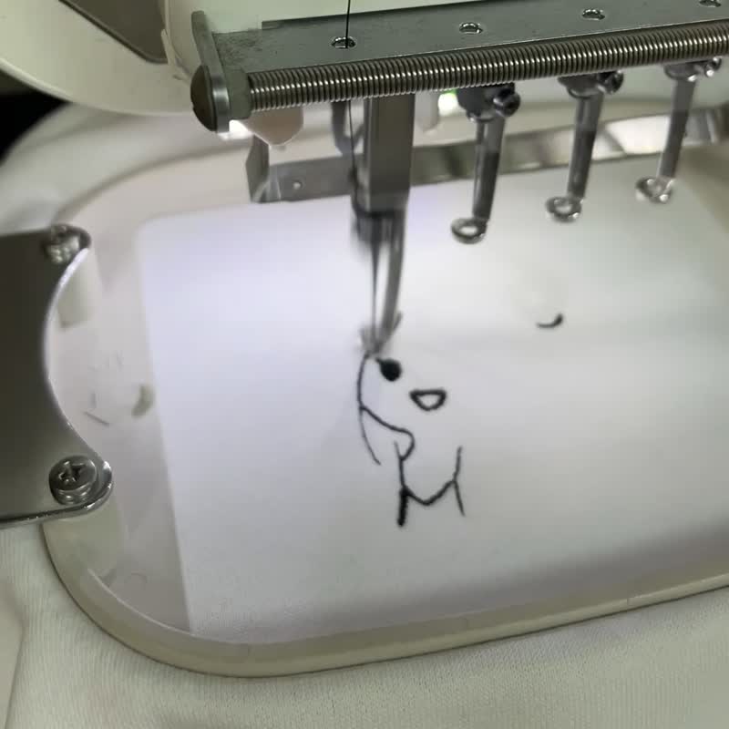 定制化情侣插画刺绣帽 T 简约纪念情侣衣 - 中性连帽卫衣/T 恤 - 棉．麻 