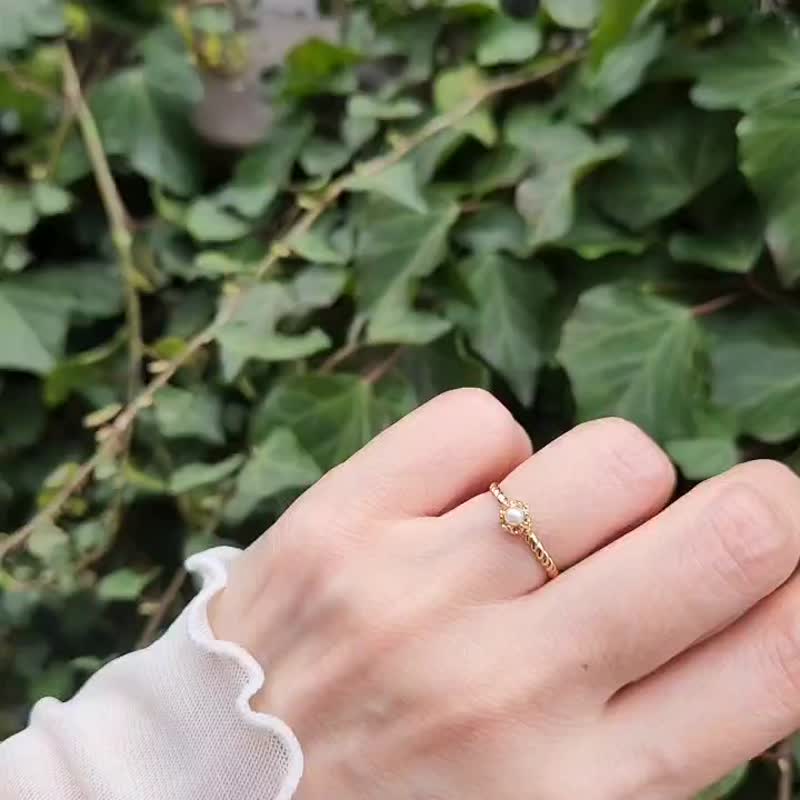 Perl Fleur Ring. - 戒指 - 其他金属 金色
