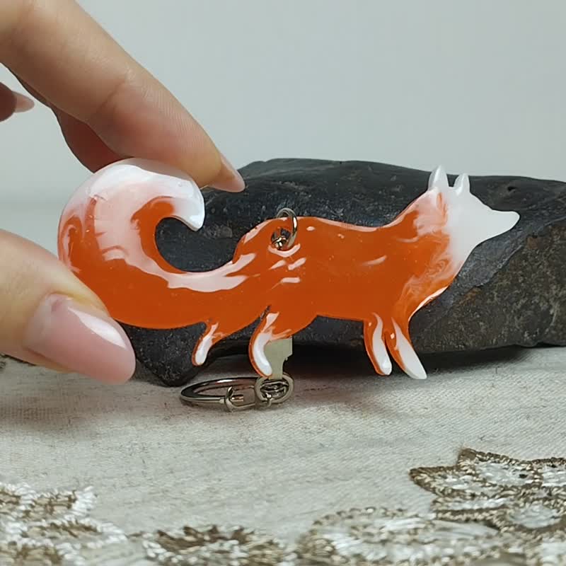 红狐狸钥匙扣手工制作。狐狸包包挂件。环氧树脂钥匙扣。狐狸爱好 - 钥匙链/钥匙包 - 树脂 橘色